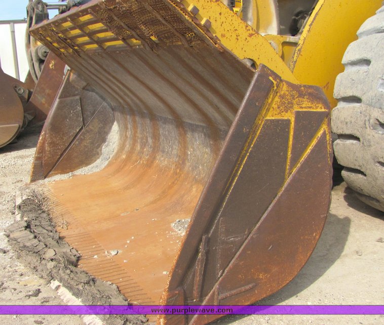 image for item 3146 1974 Caterpillar 988B wheel loader