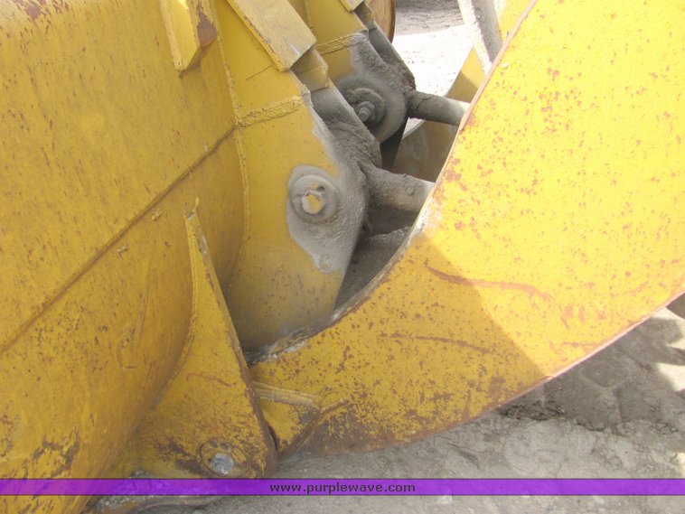 image for item 3146 1974 Caterpillar 988B wheel loader