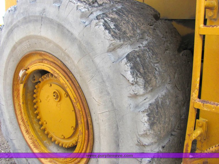 image for item 3146 1974 Caterpillar 988B wheel loader