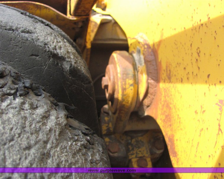 image for item 3147 1978 Caterpillar 988B wheel loader