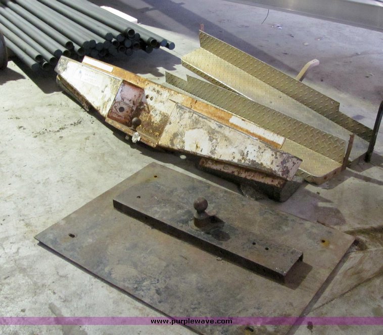 image for item 3336 Assorted automotive parts