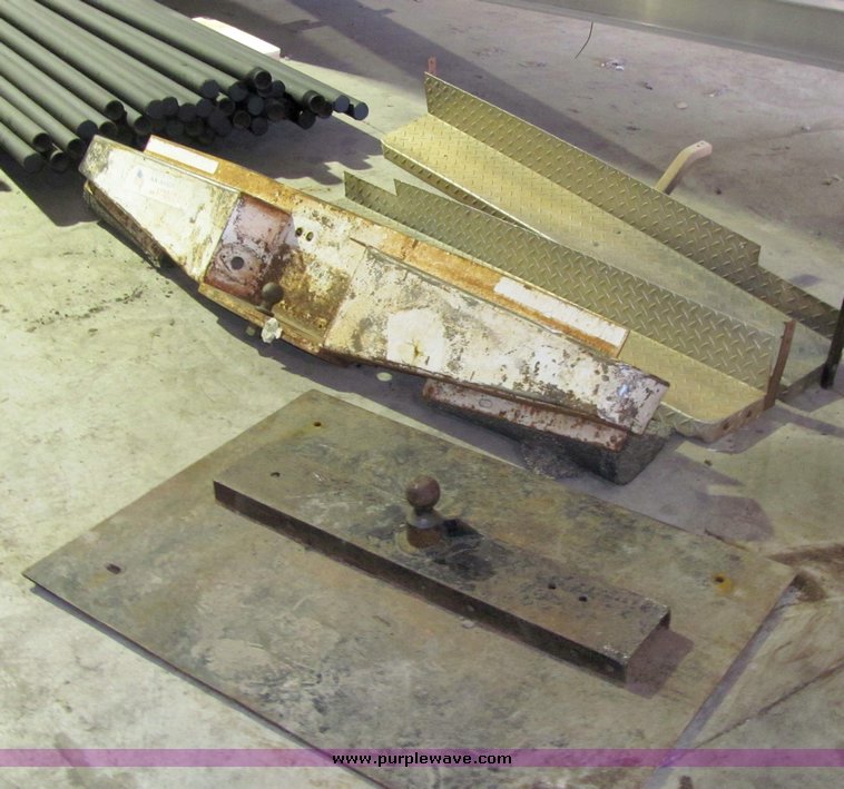 image for item 3336 Assorted automotive parts