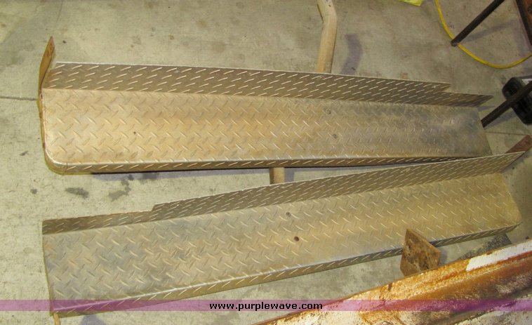 image for item 3336 Assorted automotive parts