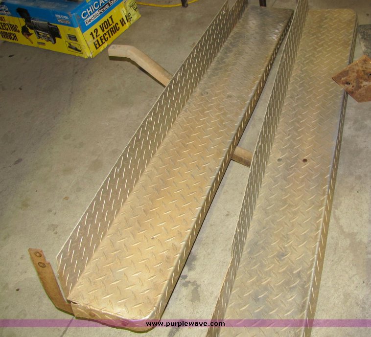 image for item 3336 Assorted automotive parts