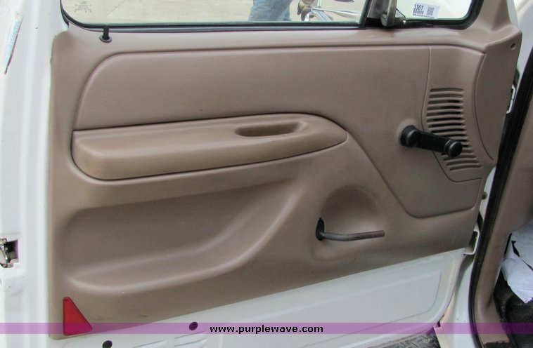 image for item 3361 1996 Ford F350 XL pickup