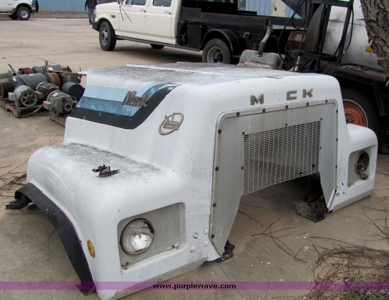 image for item 3363 Mack hood and door