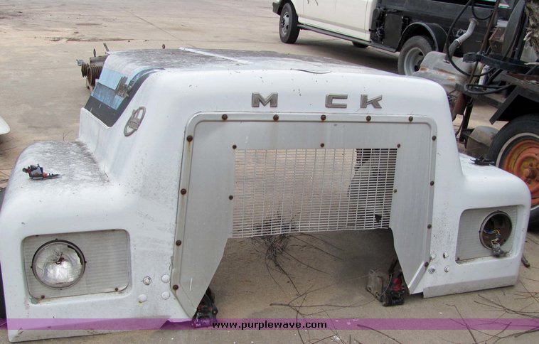 image for item 3363 Mack hood and door