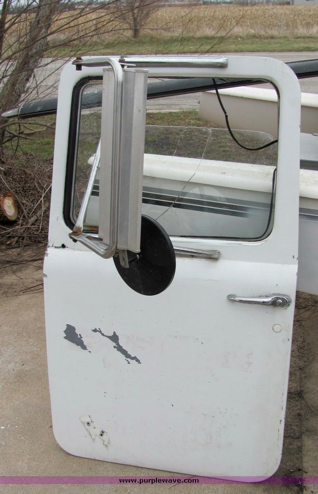 image for item 3363 Mack hood and door