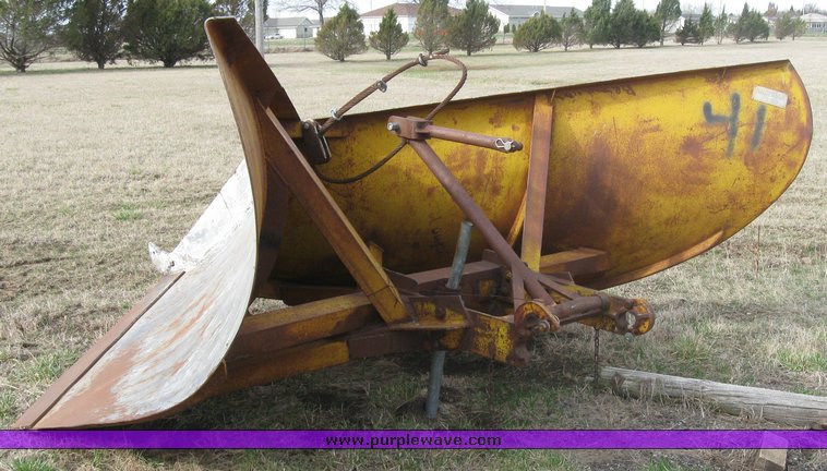 image for item 3408 Balterson 11' snow V-blade