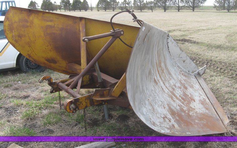 image for item 3408 Balterson 11' snow V-blade