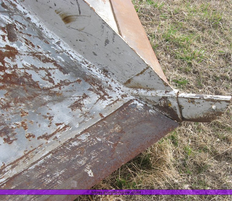 image for item 3408 Balterson 11' snow V-blade