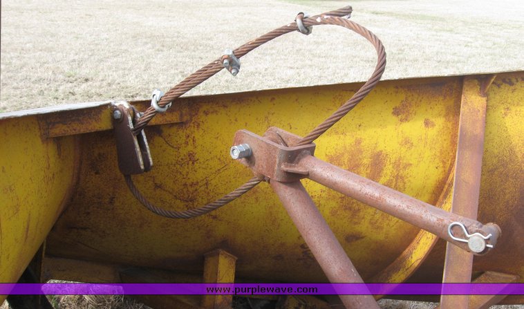 image for item 3408 Balterson 11' snow V-blade