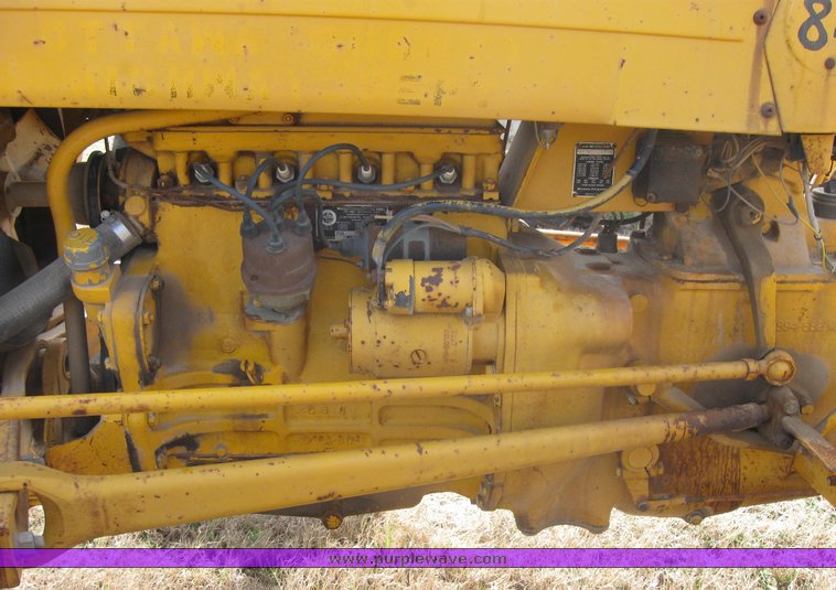 image for item 3409 Massey-Ferguson 2135 turf special tractor