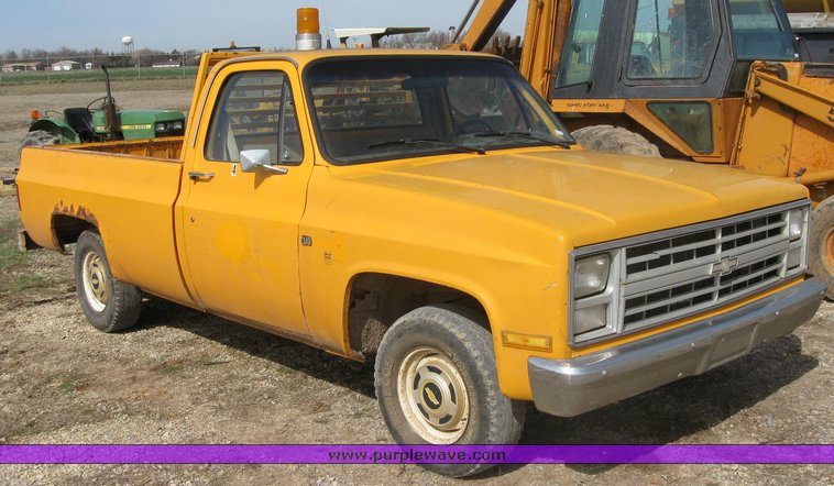 image for item 3411 1987 Chevrolet Custom Deluxe R10