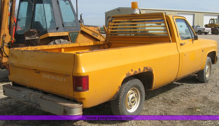 image for item 3411 1987 Chevrolet Custom Deluxe R10