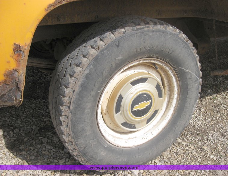 image for item 3411 1987 Chevrolet Custom Deluxe R10