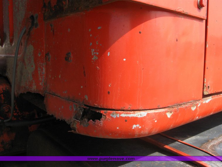 image for item 3413 1982 International S Series 1754 dump truck