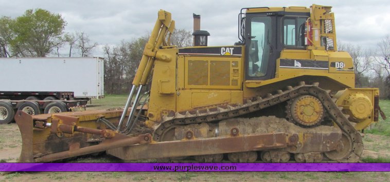 image for item 3512 2004 Caterpillar D8RII dozer
