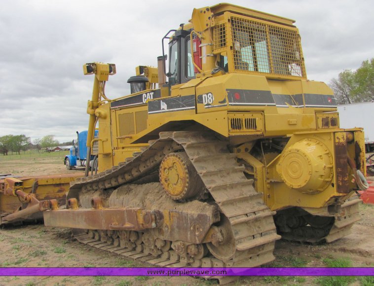 image for item 3512 2004 Caterpillar D8RII dozer