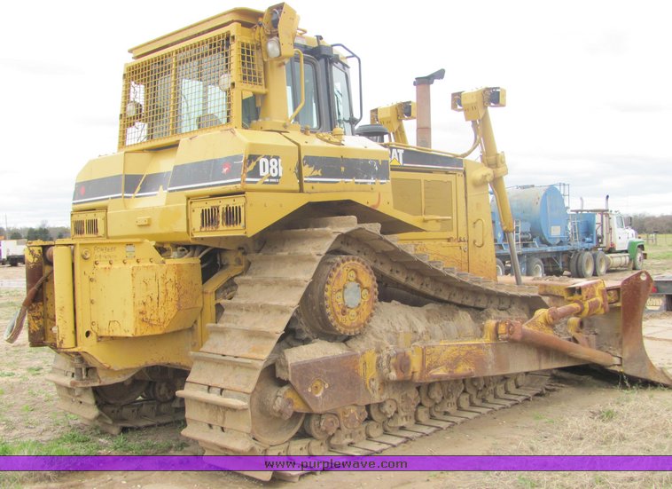 image for item 3512 2004 Caterpillar D8RII dozer