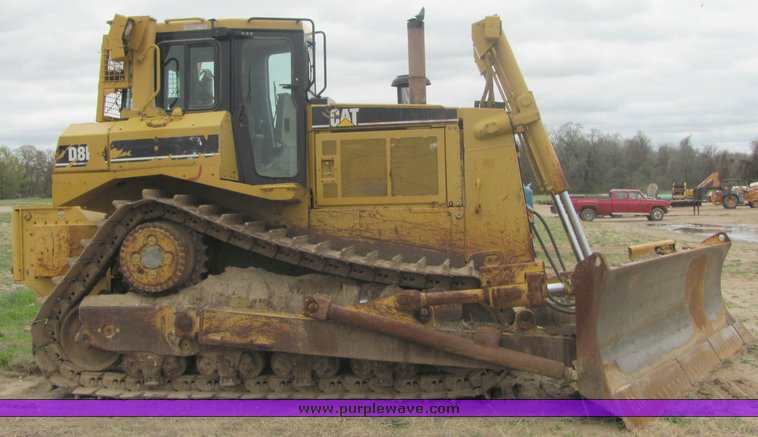 image for item 3512 2004 Caterpillar D8RII dozer