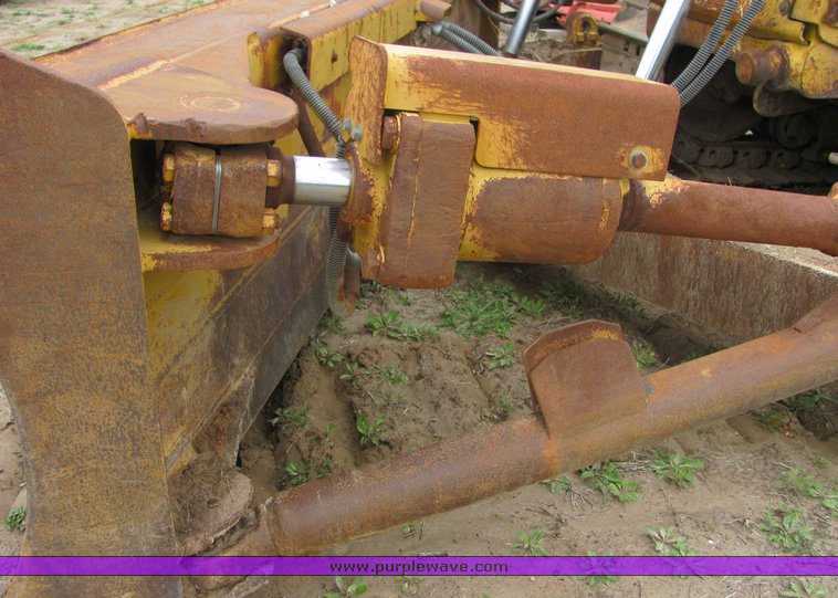image for item 3512 2004 Caterpillar D8RII dozer