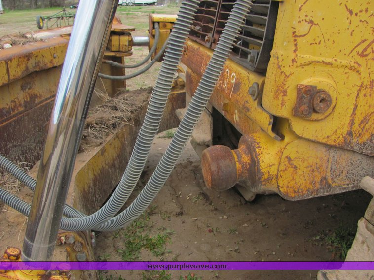 image for item 3512 2004 Caterpillar D8RII dozer