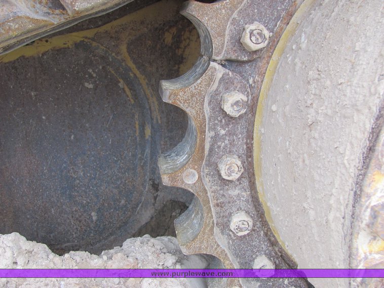 image for item 3512 2004 Caterpillar D8RII dozer