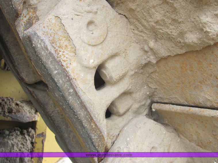 image for item 3512 2004 Caterpillar D8RII dozer