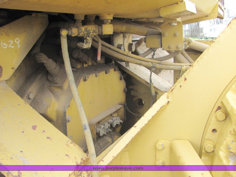 image for item 3512 2004 Caterpillar D8RII dozer