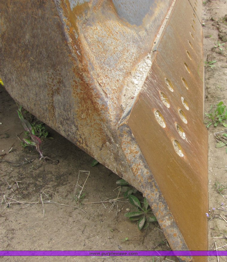 image for item 3512 2004 Caterpillar D8RII dozer