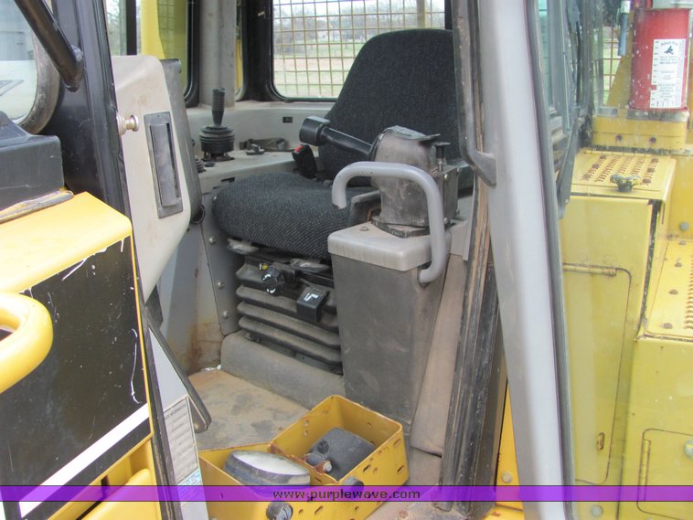 image for item 3512 2004 Caterpillar D8RII dozer