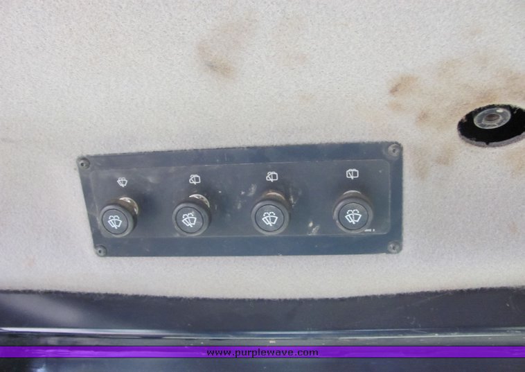 image for item 3512 2004 Caterpillar D8RII dozer