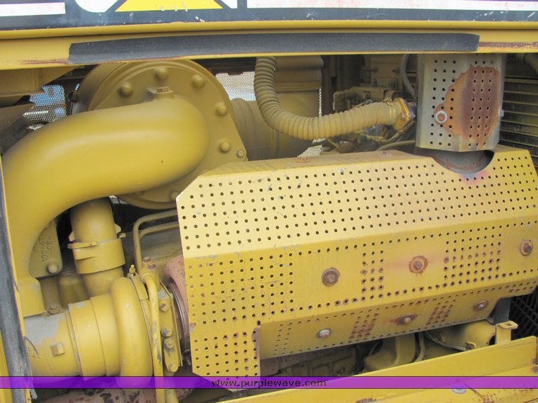 image for item 3512 2004 Caterpillar D8RII dozer