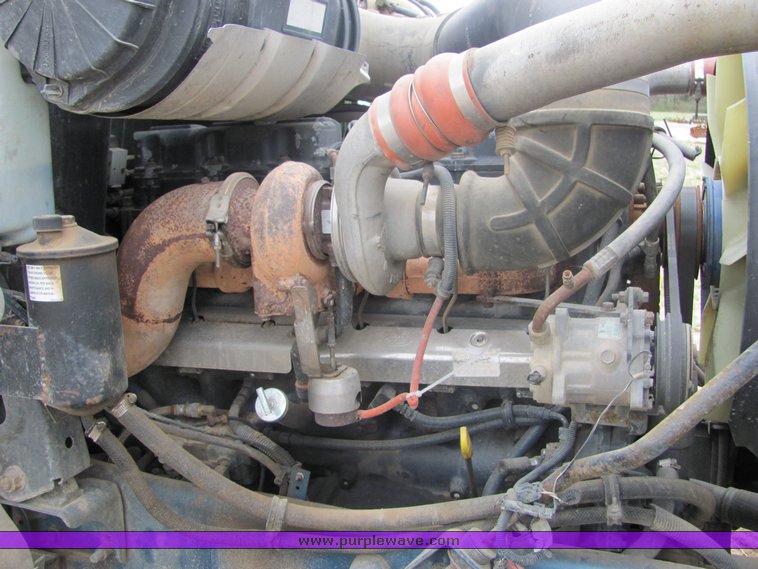 image for item 3513 2003 Mack CH613