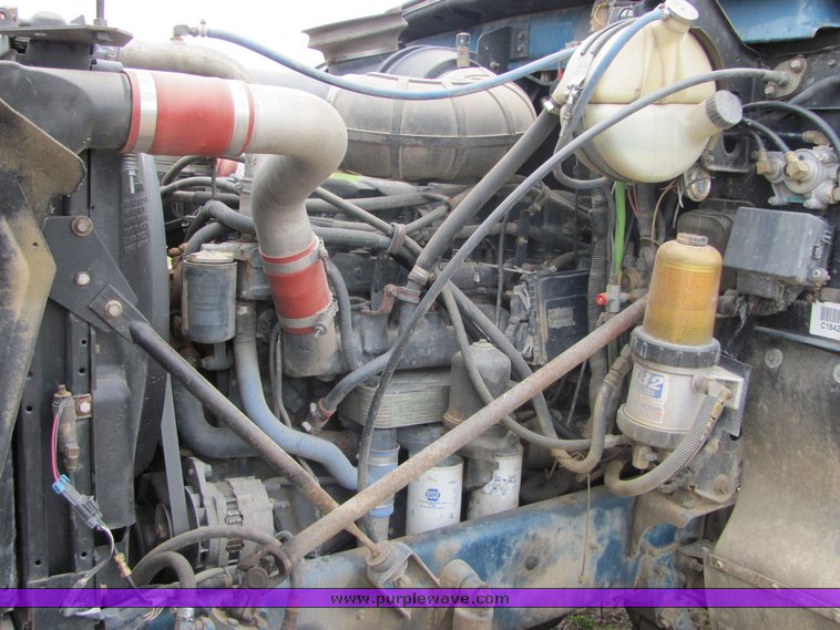 image for item 3513 2003 Mack CH613