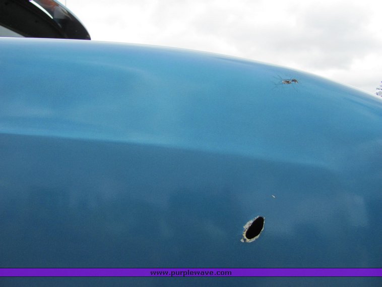 image for item 3513 2003 Mack CH613