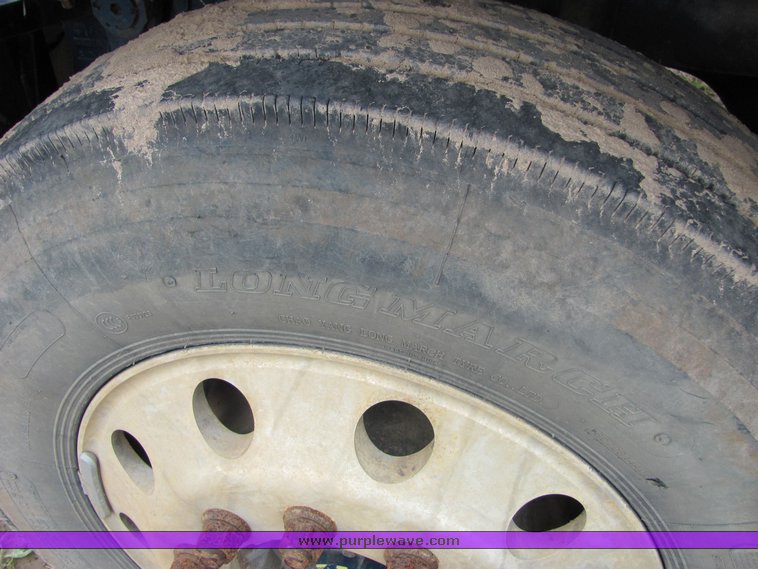 image for item 3513 2003 Mack CH613