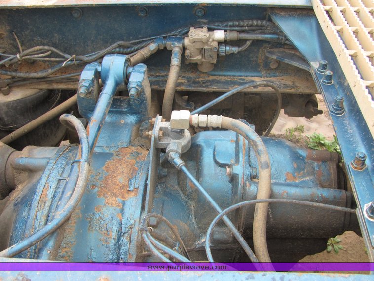 image for item 3513 2003 Mack CH613