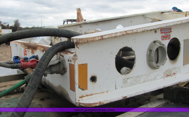 image for item 3518 1999 Fontaine drop deck semi trailer