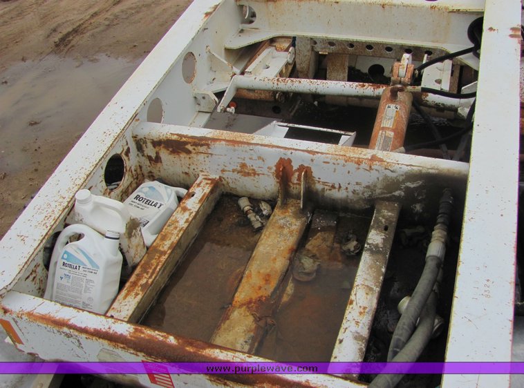 image for item 3518 1999 Fontaine drop deck semi trailer