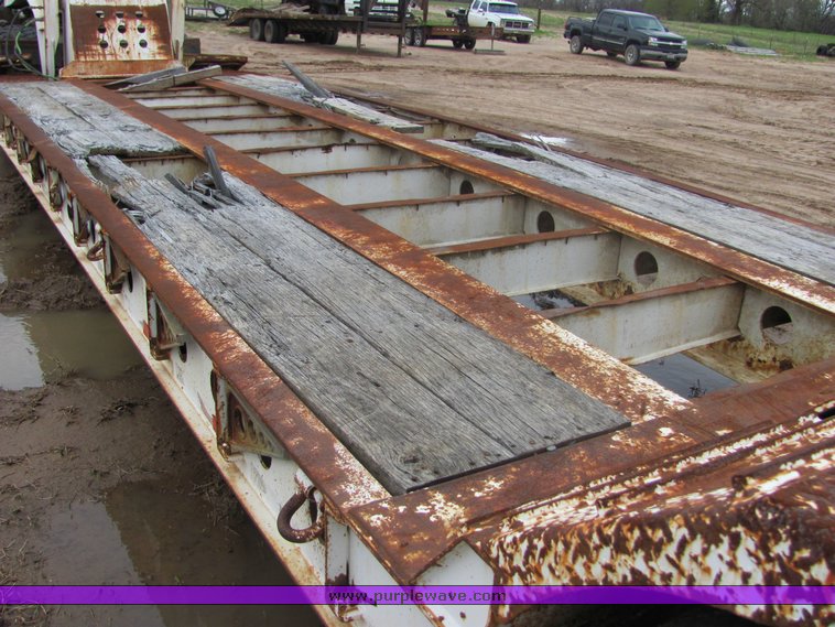 image for item 3518 1999 Fontaine drop deck semi trailer