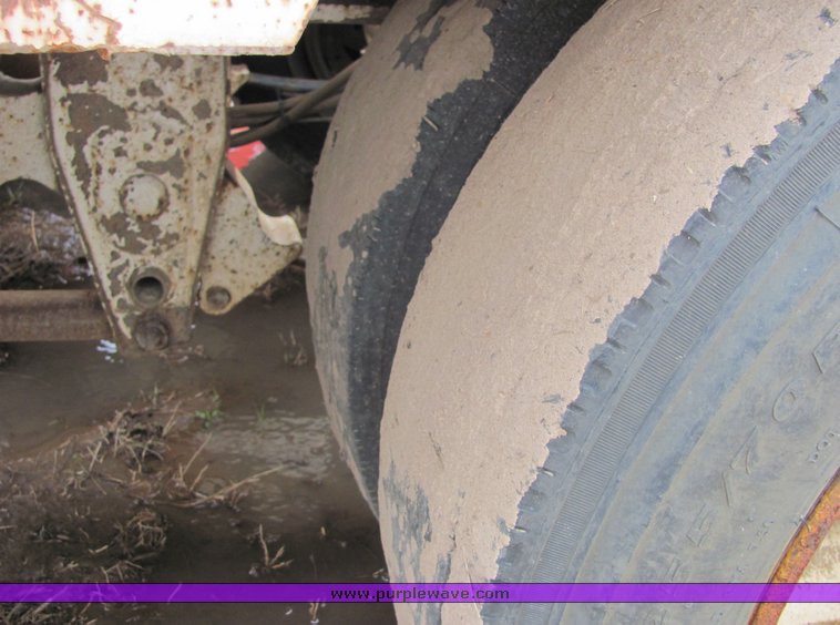 image for item 3518 1999 Fontaine drop deck semi trailer