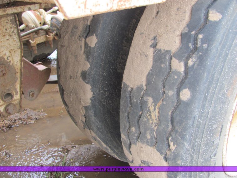 image for item 3518 1999 Fontaine drop deck semi trailer