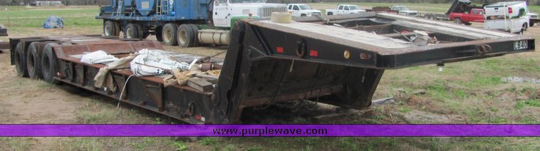image for item 3525 1979 Load King drop deck trailer