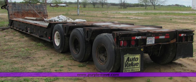 image for item 3525 1979 Load King drop deck trailer