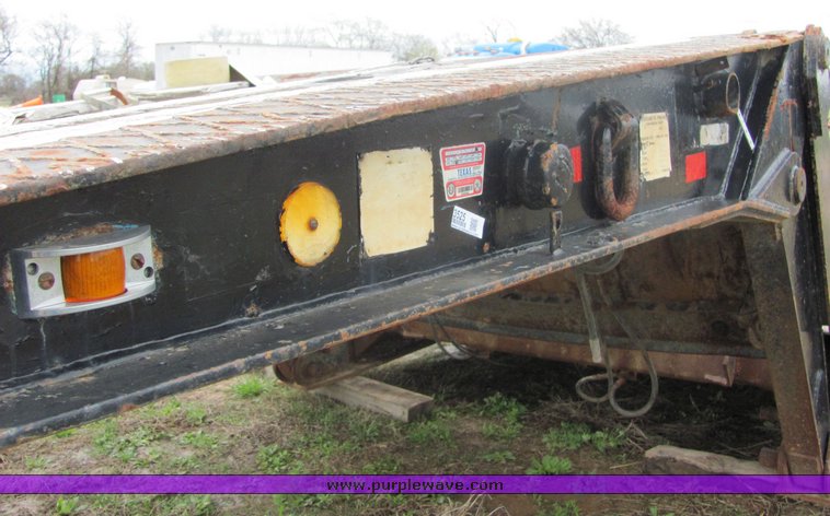 image for item 3525 1979 Load King drop deck trailer