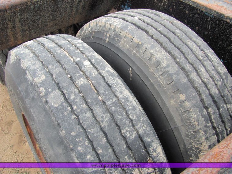 image for item 3525 1979 Load King drop deck trailer