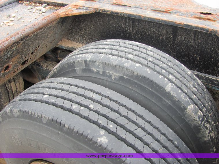 image for item 3525 1979 Load King drop deck trailer