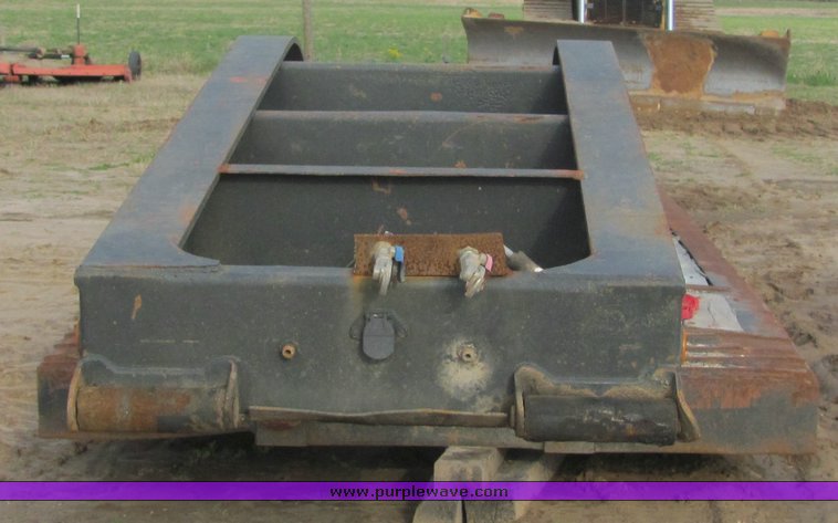 image for item 3573 1988 Trail King dropdeck trailer